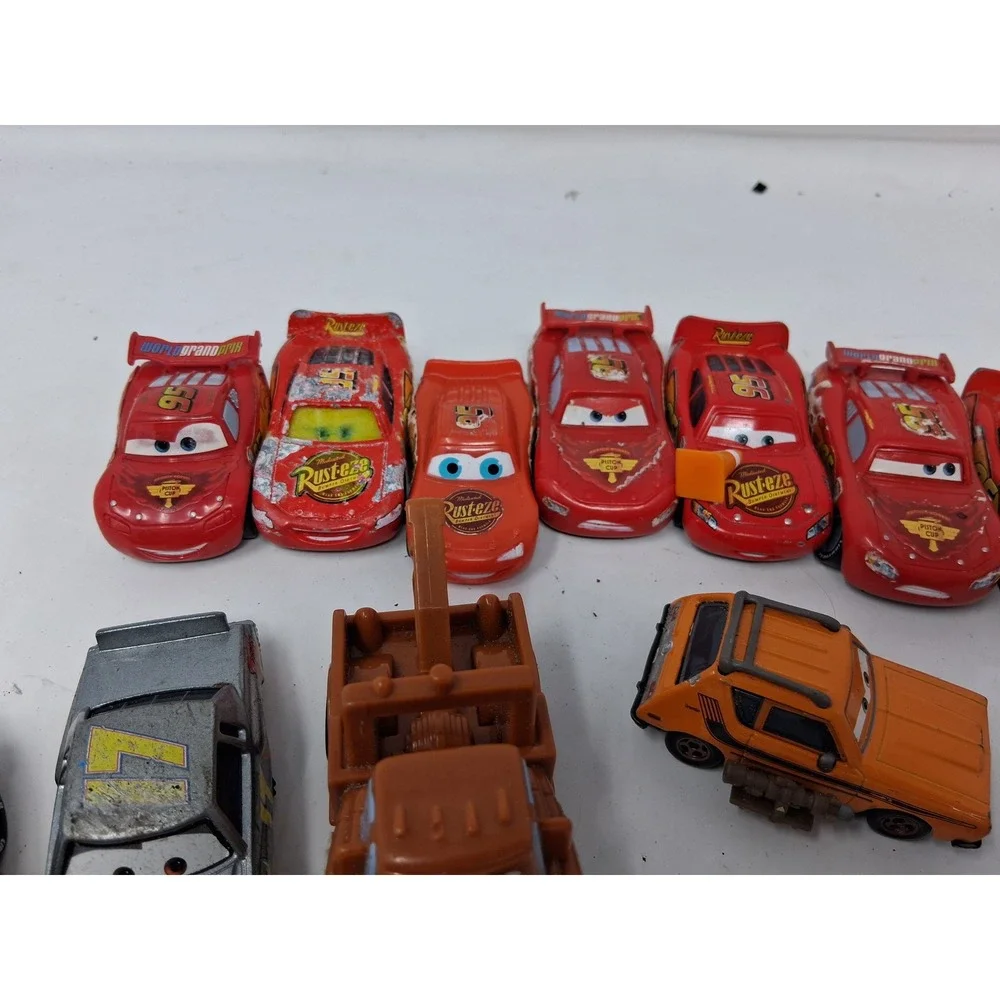 Disney Pixar Cars Diecast Lot Lightning McQueen Mater Luigi Fin McMissile 18pc O